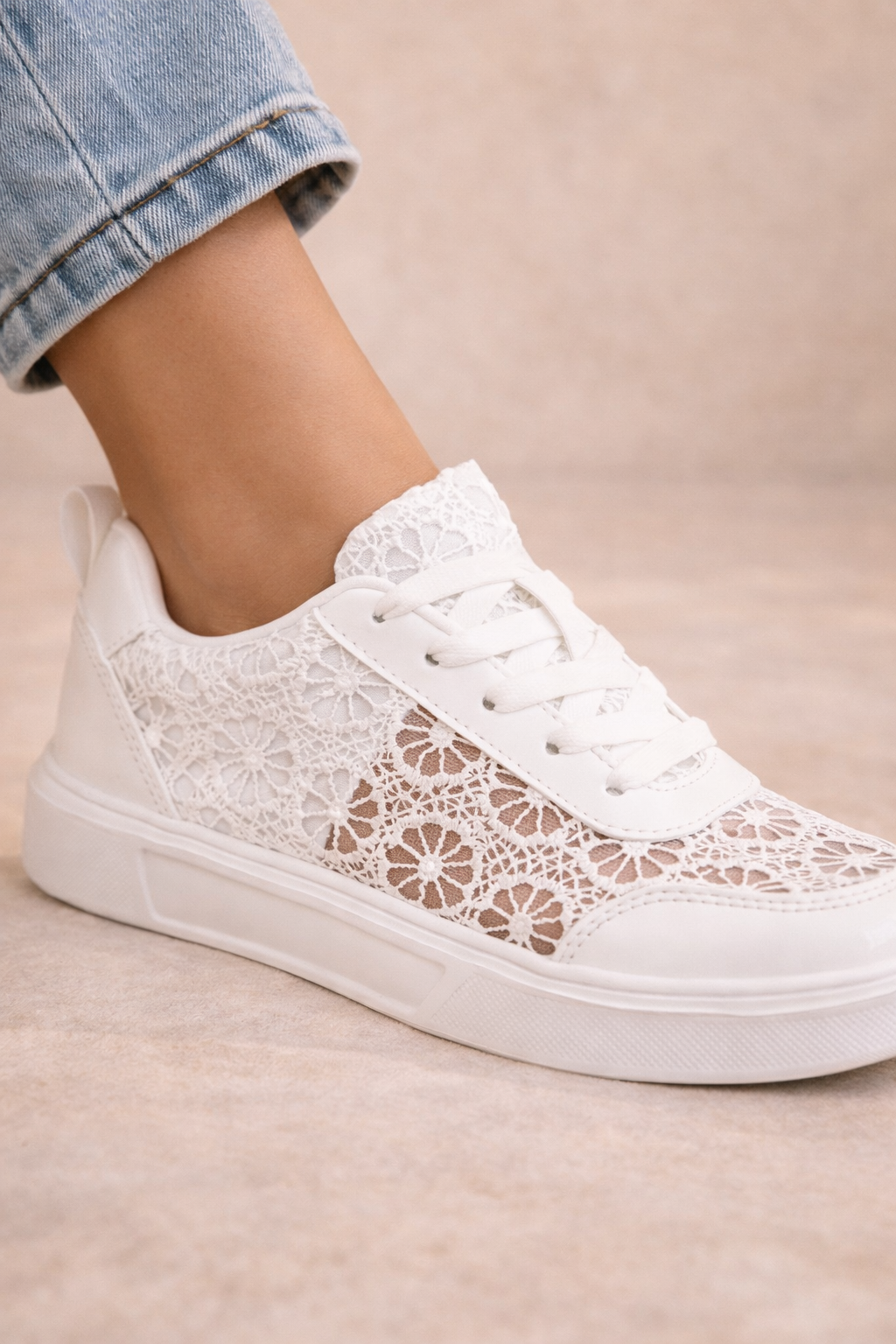 Zavina – Sneaker Urbano con Detalle Texturizado