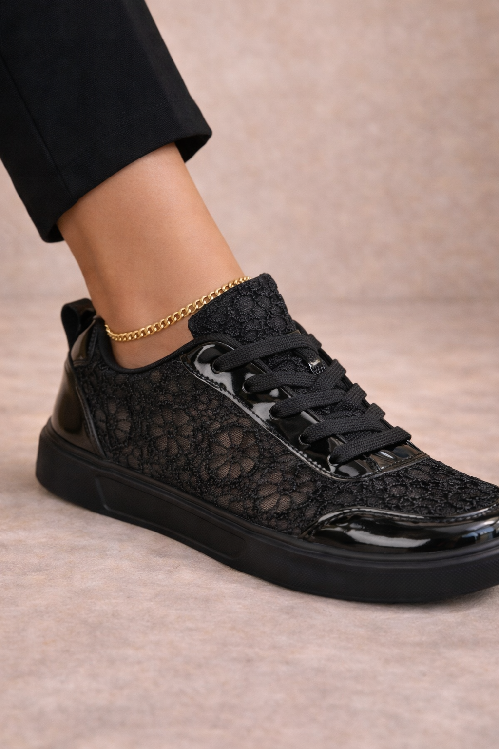 Zavina – Sneaker Urbano con Detalle Texturizado